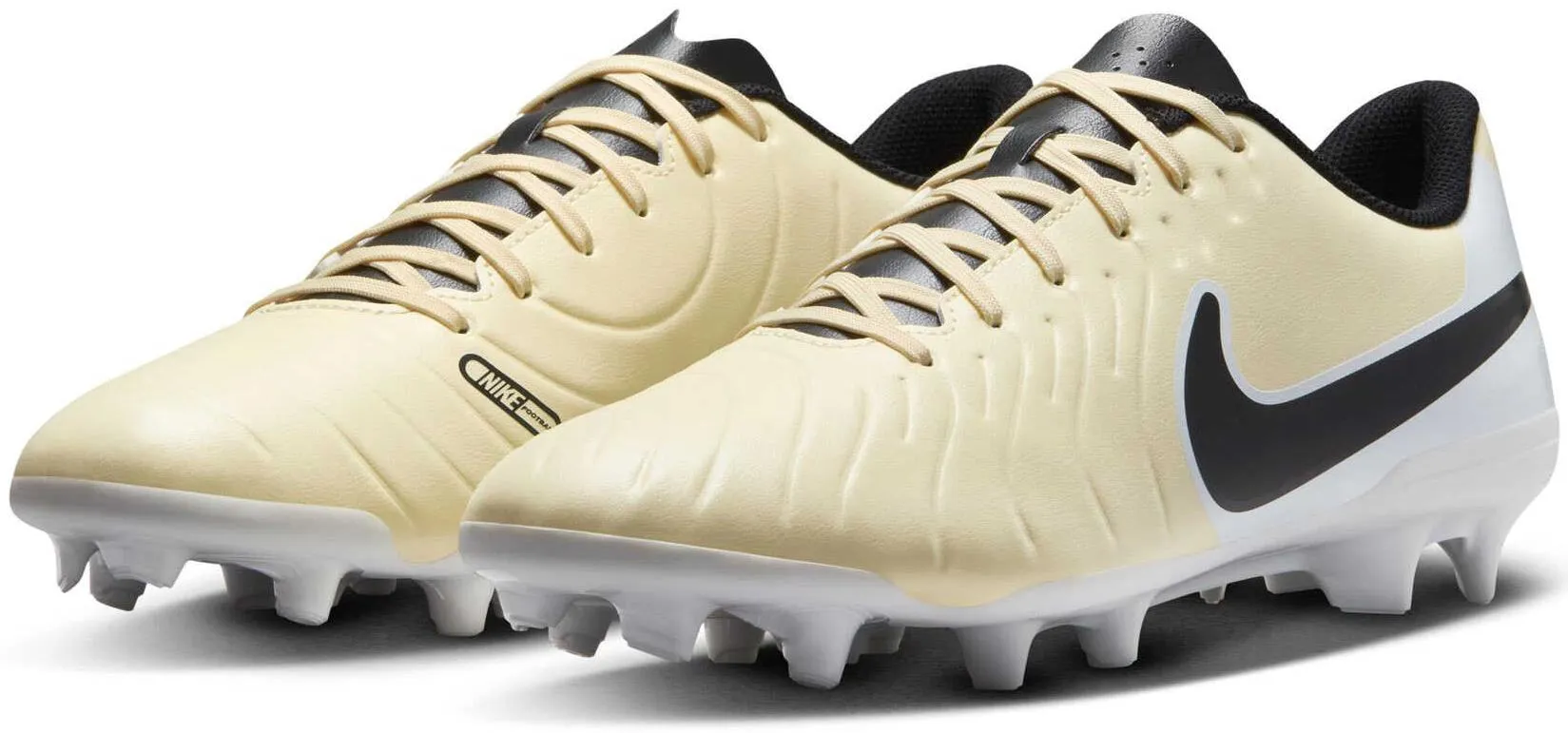 Tiempo Legend 10 Club Multi-Ground Low-Top Football Boots