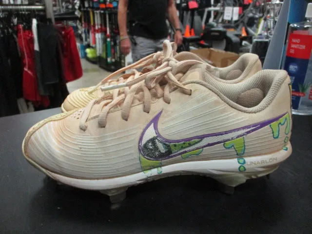 Used Nike Metal Baseball / Softball Cleats Size 6